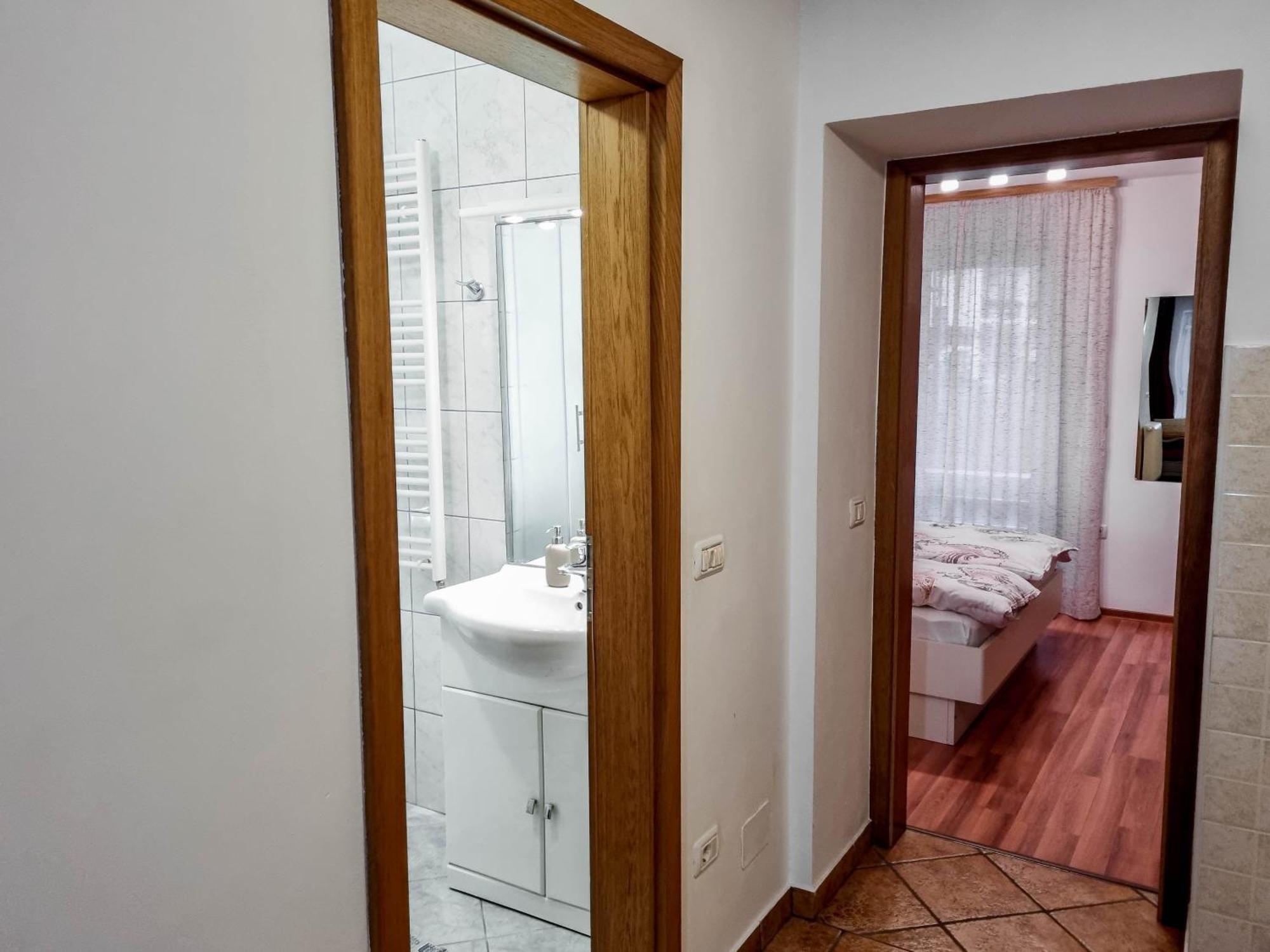 Apartmaji Jakob 1 Бовец Номер фото