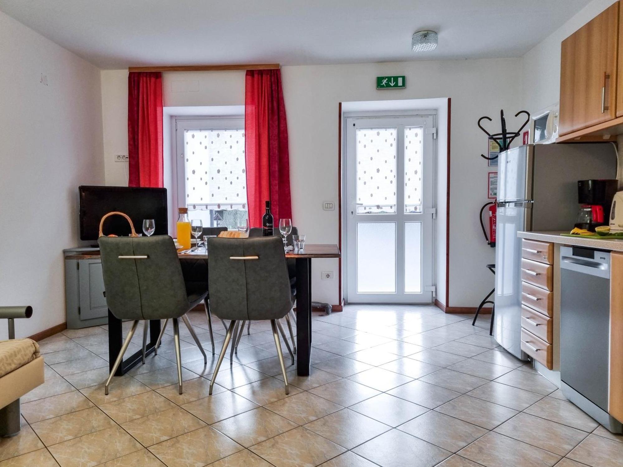 Apartmaji Jakob 1 Бовец Номер фото