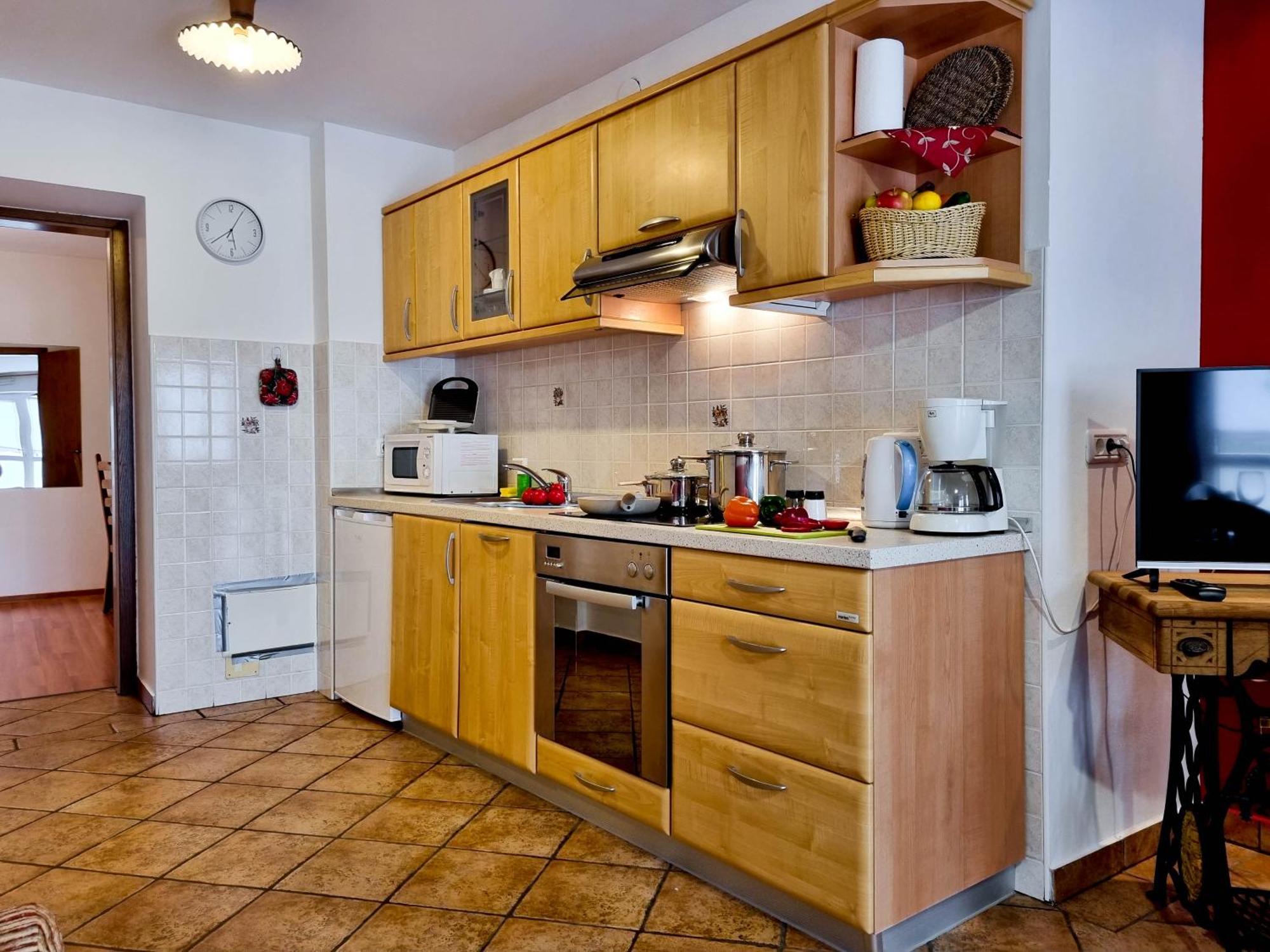 Apartmaji Jakob 1 Бовец Номер фото